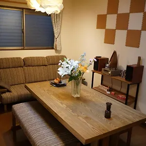https://auberge-du-tanuki-noir-maison-dhtes.hotels-osaka.net